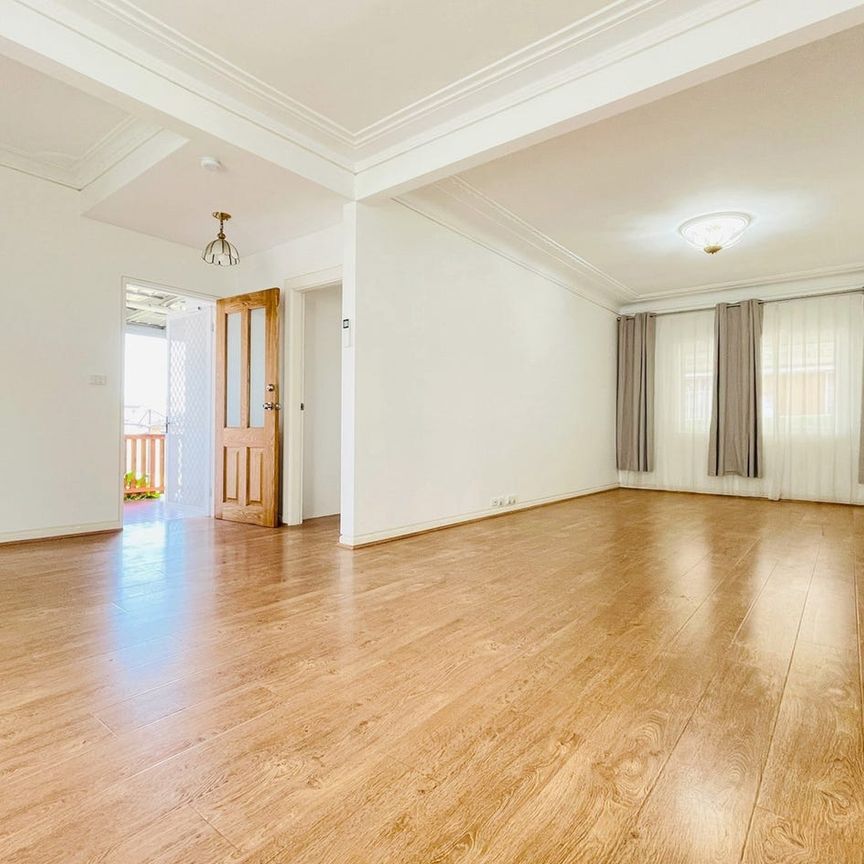 family home on large level land - Photo 1