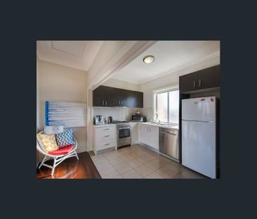 2-bedroom apartment in Enoggera - Photo 4