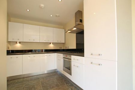 2 bedroom flat to rent - Photo 3