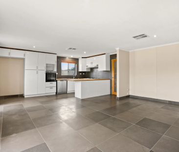 Spacious Family Living on a Massive 1000m² Block - Photo 6