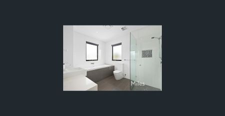 MODERN, BRIGHT AND SPACIOUS - Photo 5