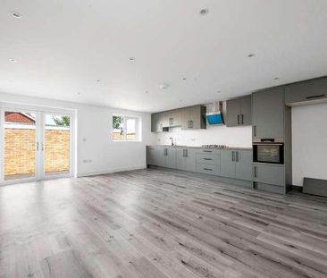 Stunning Extended Home At Grange Drive, LE13 - Photo 5