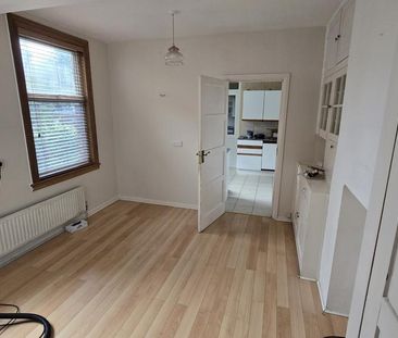 6 bedroom terraced house to rent - Photo 3