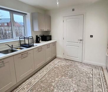 4 bedroom detached house to rent - Photo 5