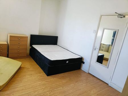 1 bedroom in a house share to rent - Photo 5