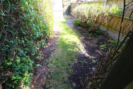 2 bedroom semi-detached house to rent - Photo 5