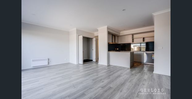 Brand New Modern Townhouse In Central Location. - Photo 1