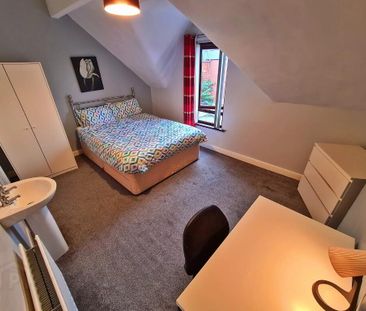 Room 4, 9 Chadwick Street, Lisburn Road, Belfast, BT9 7FB - Photo 3