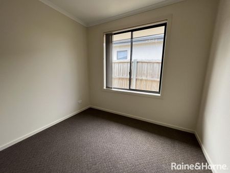 300 METRES TO OAKDOWNS CHILDCARE CENTRE - Photo 4