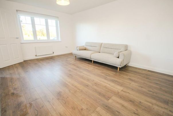 4 bedroom detached house to rent - Photo 1