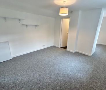1 bedroom One Bedroom Flat to rent - Photo 5