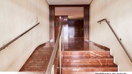 Room in a shared 5-bedroom apartment for rent in Triana - Foto 5
