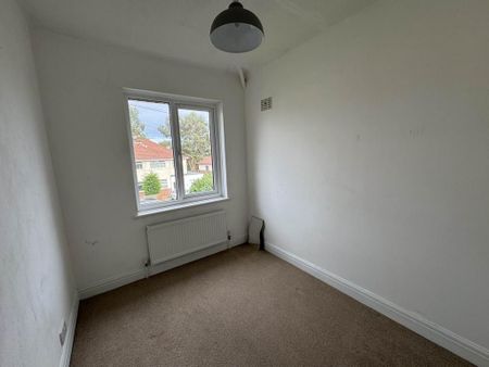 3 bedroom semi-detached house to rent - Photo 4