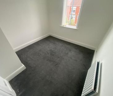 3 bedroom flat to rent - Photo 5