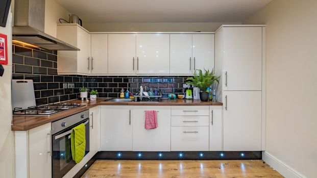 Mayville Avenue, Leeds - Photo 1