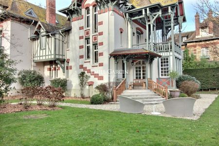 Magnifique propriété à la location saisonnière en plein coeur de Deauville - Jardin - Proche mer - Photo 3