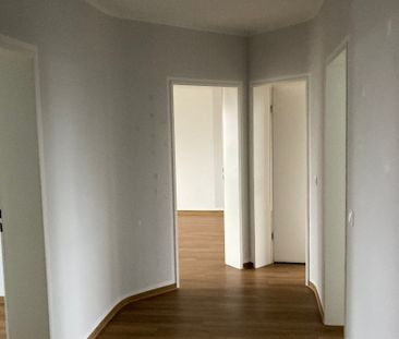 Schöne 4-Zimmer-Wohnung mit Balkon in ruhiger Lage zu vermieten! - Photo 2