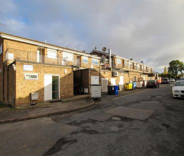 2 bedroom maisonette to rent - Photo 2