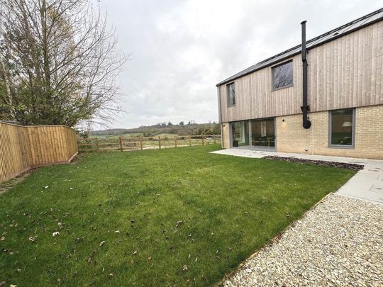 5 bedroom detached house to rent - Photo 1