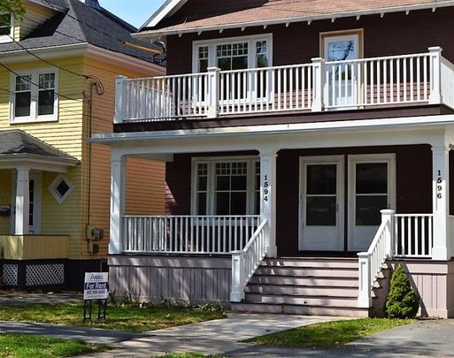 Beautifully appointed 3 Bedroom Upper Flat + Loft on Larch Street in Halifax’s South End! - Photo 1