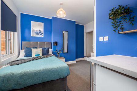 Hinckley HMO in a great location! - Photo 3