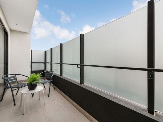 Modern Apartment in Heart of Bentleigh - Photo 1