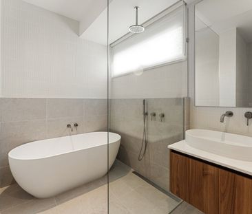 BRAND NEW 4-BEDROOM TOWNHOUSE WITH POOL – PRIME SANDRINGHAM LOCATION - Photo 5