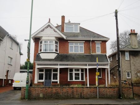 7 bedroom detached house to rent - Photo 4