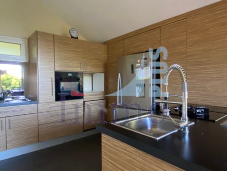 Location Maison 5 pièces 140m² ST DENIS 97400 - Photo 2