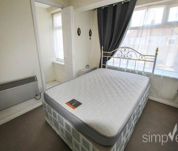 2 bedroom maisonette to rent - Photo 4
