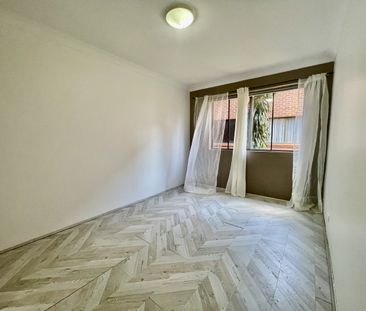 WELL POSITIONED TWO BEDROOM UNIT - Photo 2