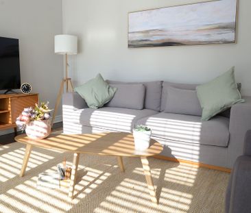 For Lease - 84 Cartier Crescent, Richmond Hill, Ontario - Photo 2