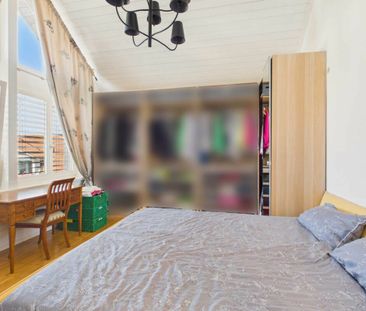 Einzigartige 3.5-Zimmer-Dachwohnung mit moderner Küche und Badezimmer - Foto 4