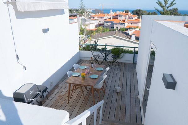 Deslumbrante penthouse com vista para o mar e amplo terraço, no centro de Cascais. - Photo 1