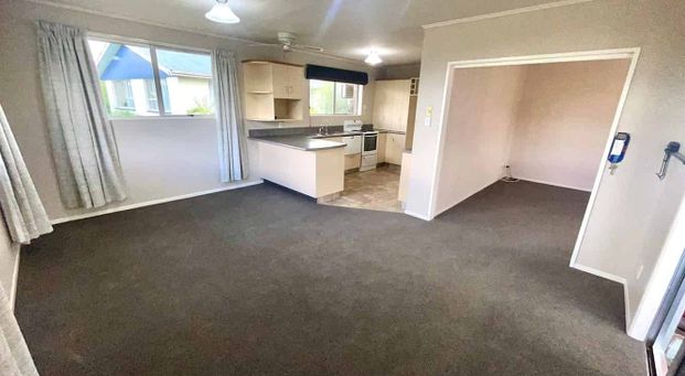 Sunny 3-Bedroom Home in a Great Location - Photo 1