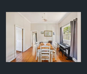 3 BEDROOM FAMILY HOME - Photo 3