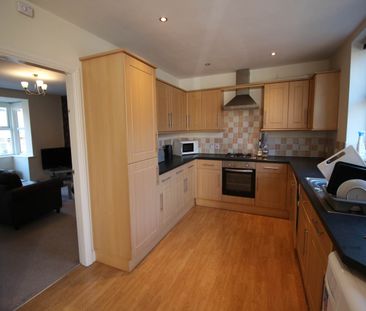 Hough Lane (Room 4), Bramley, Leeds - Photo 4