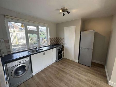 Coniston Grove,baildon, BD17 - Photo 5