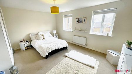 4 bedroom semi-detached house to rent - Photo 2