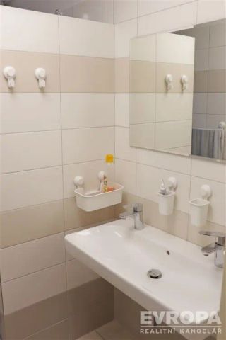 Pronájem plně vybaveného pokoje s 1 lůžkem - Photo 5