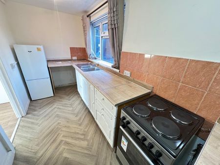 2 bedroom apartment to rent - Photo 4