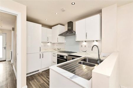 4 bedroom semi-detached house to rent - Photo 3