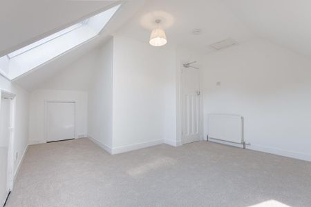 4 bedroom semi-detached house to rent - Photo 2