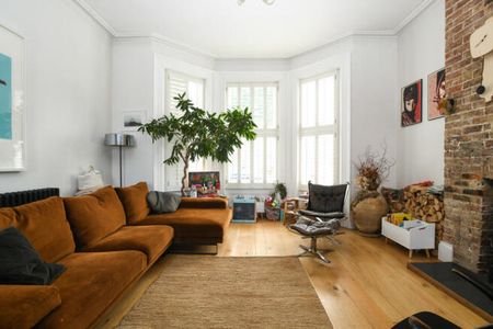 Beautifully Presented 4 Bedroom Garden Maisonette to Let in Brighton - Photo 3