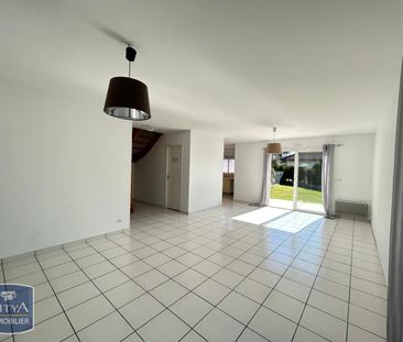 Location Maison 4 pièces 91m² LESCAR 64230 - Photo 1