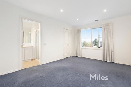6 Sinclair Crescent, Macleod - Photo 4