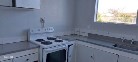 46 Awamutu Grove, Waiwhetu - Photo 2