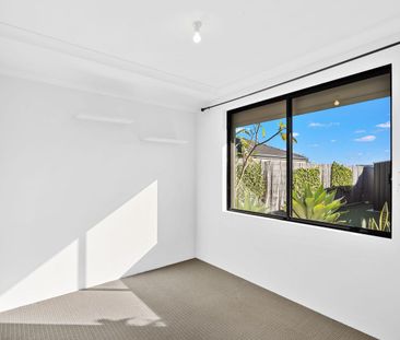 Gem in the heart of Lakelands - Photo 5