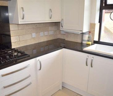 Holmwood Gardens, Wallington, SM6 - Photo 1