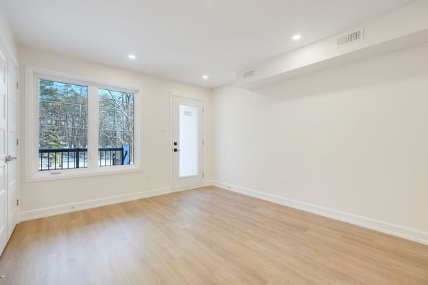 For Lease - 956 Fisher Avenue Unit# B, Carlington - Central Park, Ontario - Photo 1